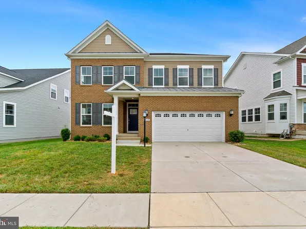 5659 Lewis Carroll Dr, White Plains, MD 20695