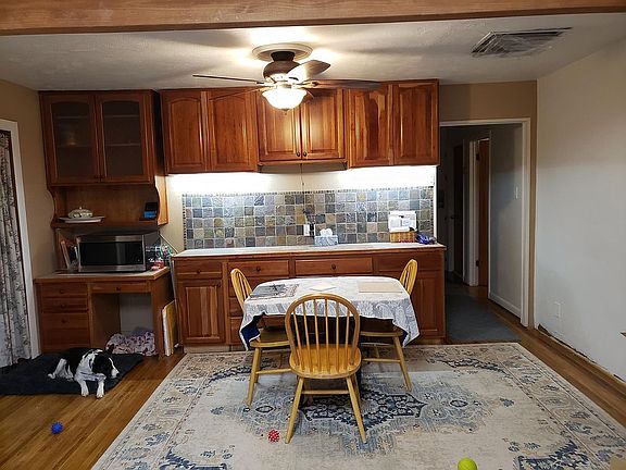 Desk unit w/display cabinet 
