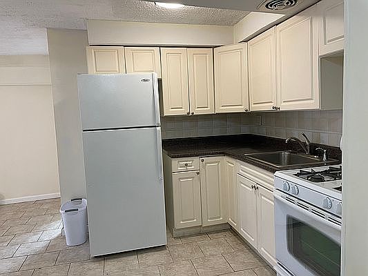 2nd image of 6124 Riverdale Ave #Gl