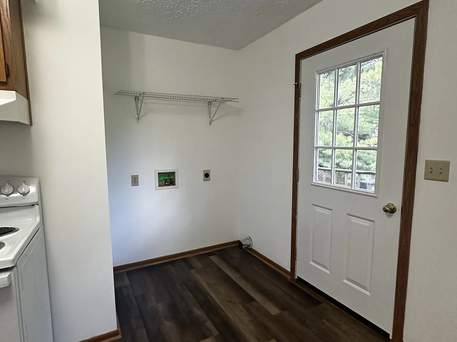 106 Sharon Drive - 1 — Photo 3