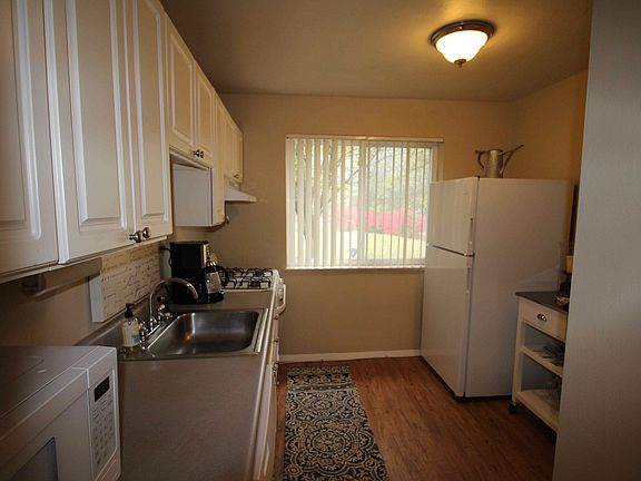 5th image of 1104 Indian Circle Dr APT C