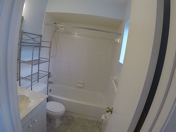 4th image of 3018 Royal Palm Dr