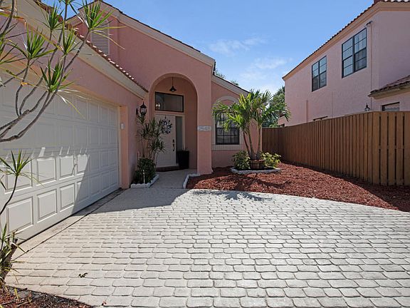 3rd image of 2548 La Lique Cir