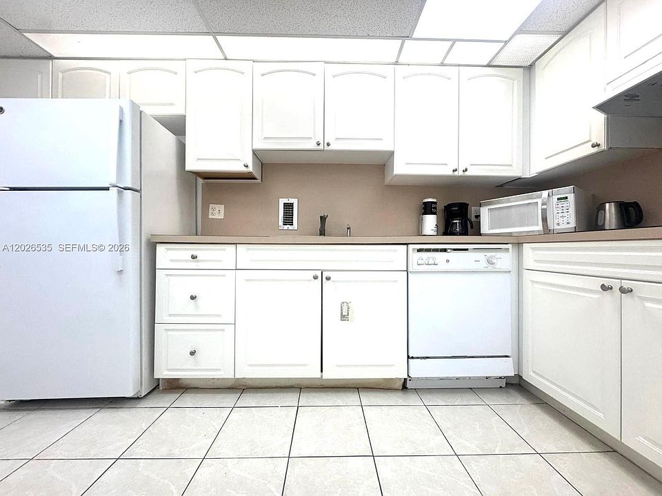 1st image of 4001 S Ocean Dr APT 15L
