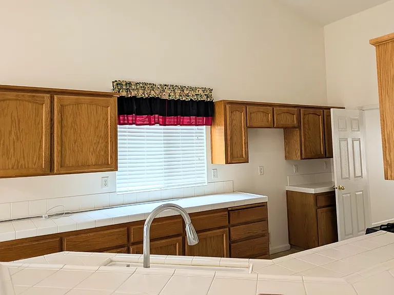 3462 Shaft St — Photo 7