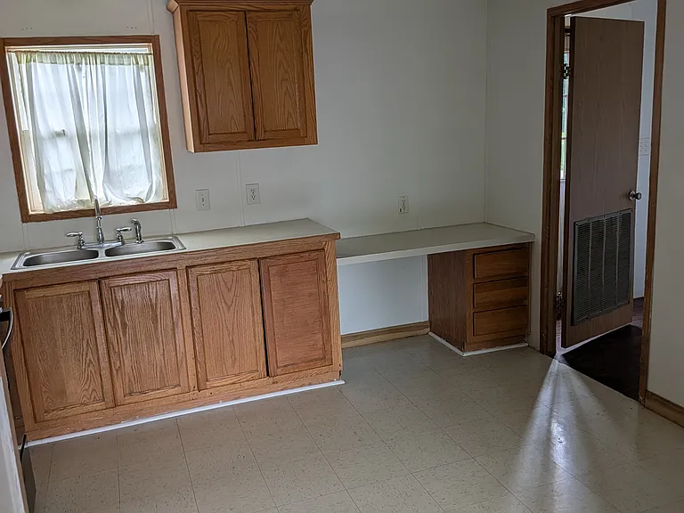 64 Rosebud Ave — Photo 5