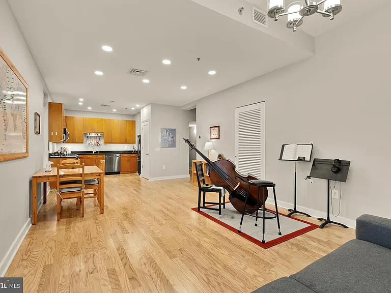 675 E St NW #350 — Photo 17