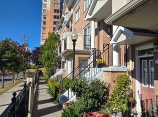221 Grandview Way, Toronto, ON M2N 6V3