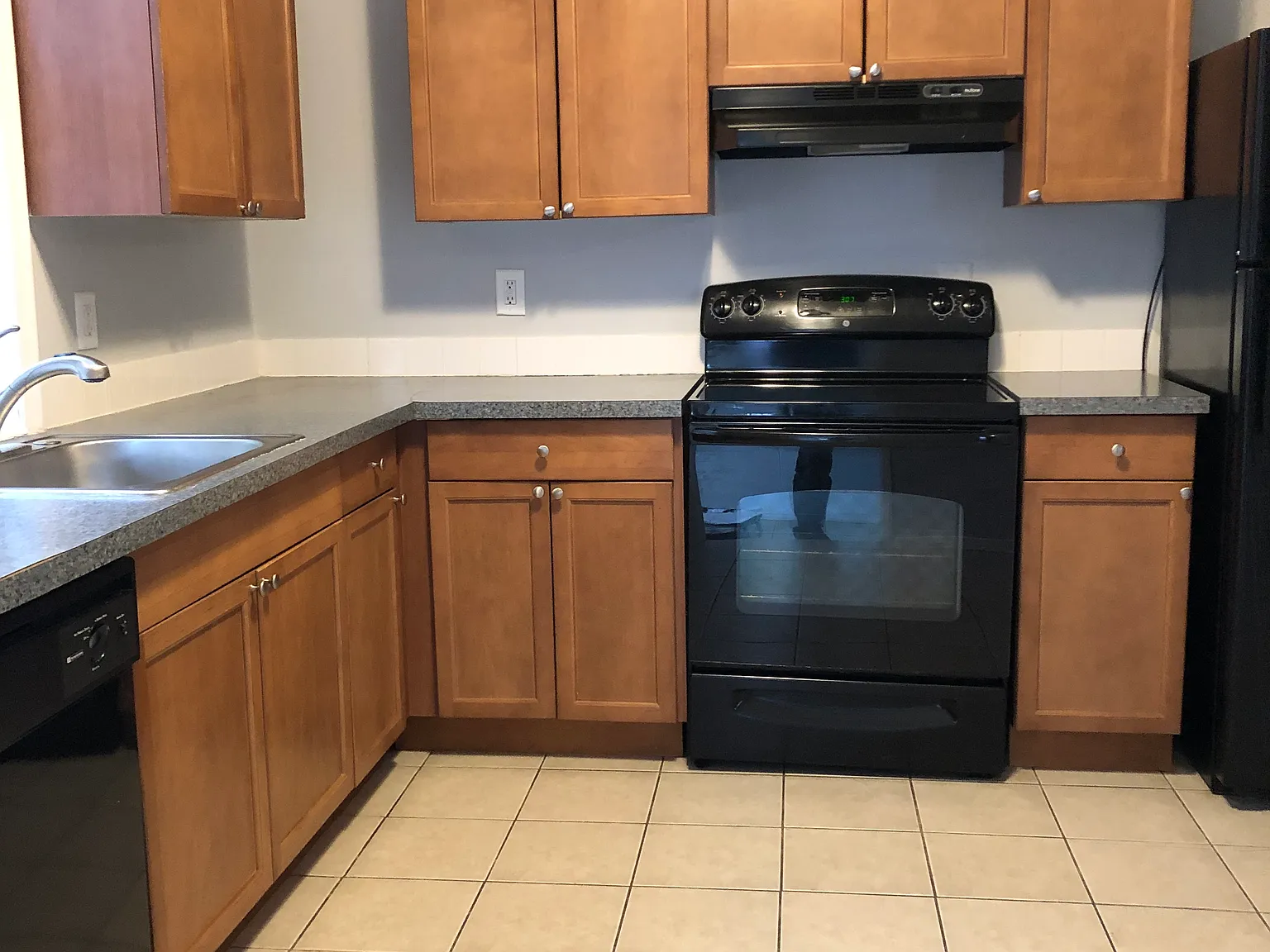 2 bed, 950 sqft, $1,750 — Photo 3
