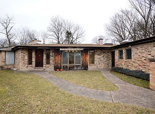 13 Martha Ln, Evanston, IL 60201