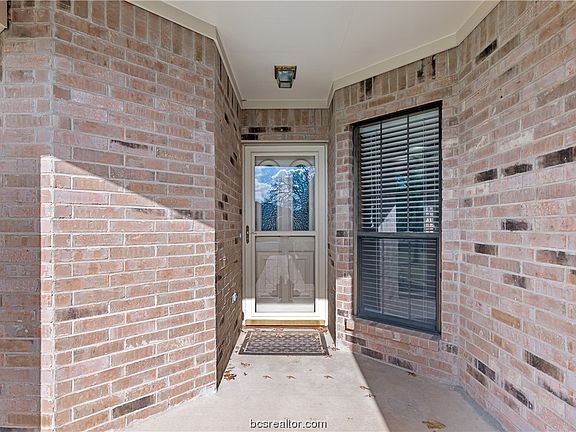 3rd image of 4029 Viceroy Dr