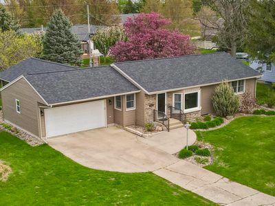 1711 10th Avenue Pl, Grinnell, IA, 50112