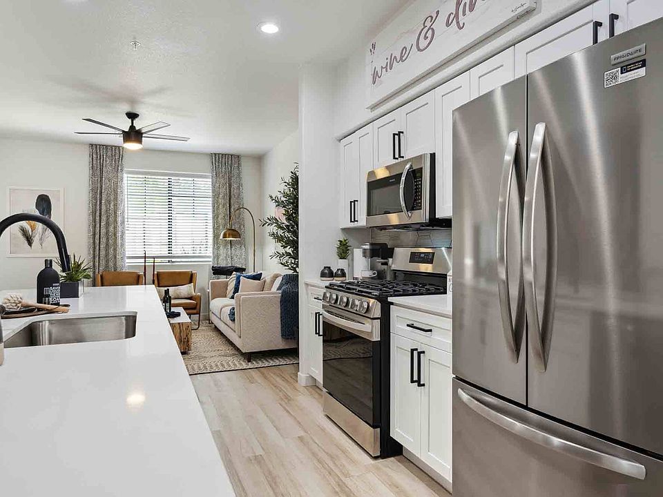 Zone Luxe, Glendale, AZ, Kitchen