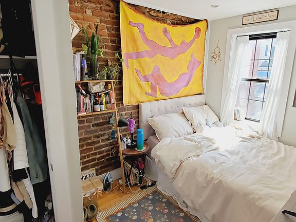 4th image of 129 Ryerson St APT 2