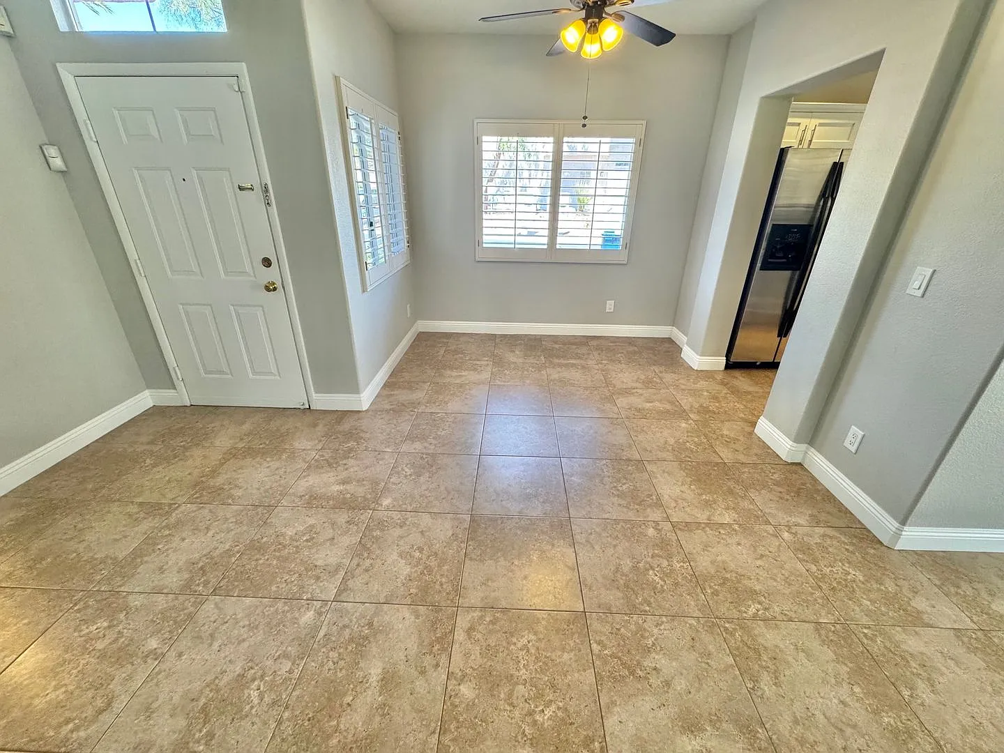 Stunning 2 Bedrooms 2.5 Bathrooms Two Story Townhouse In Gated Community! — Photo 3