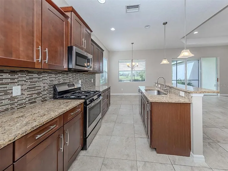 11406 Belvedere Ter — Photo 10