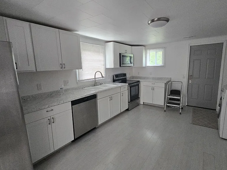 2222 Edgar St — Photo 13