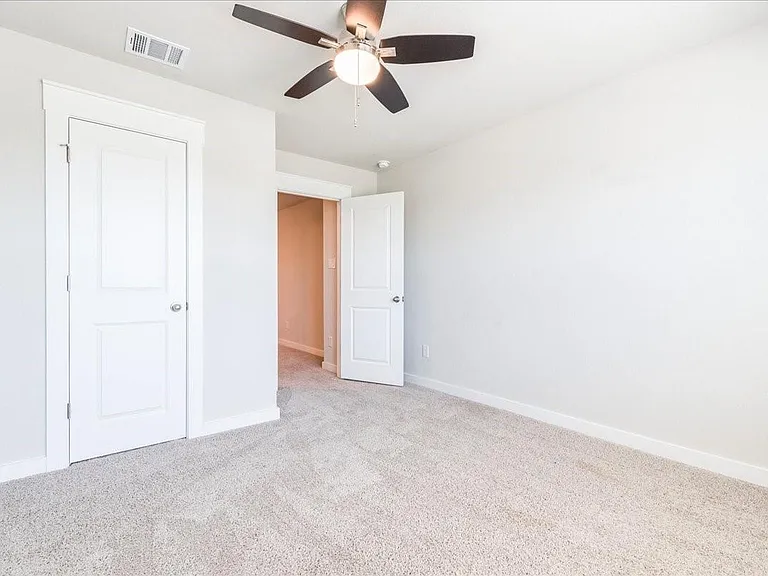 496 Fieldwood Dr #B — Photo 18