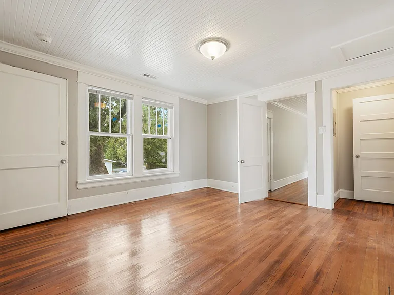 2726 N Roxboro St — Photo 12