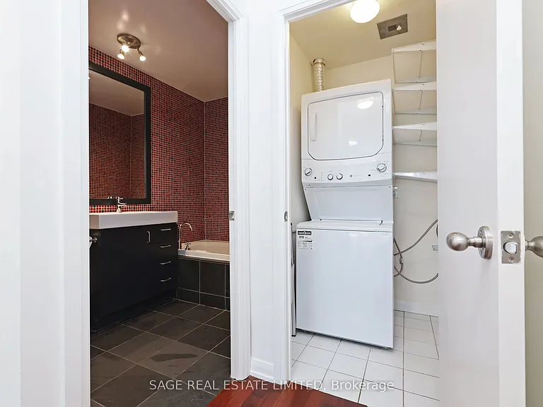 11 Soho St #405 — Photo 14