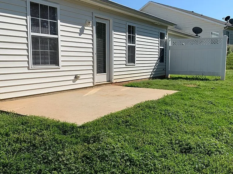 144 Springwood Ln — Photo 20