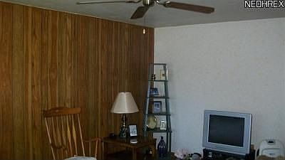 5th image of 4704 Willow Ave