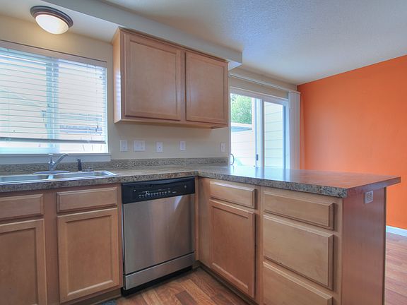 5th image of 1265 NW Trail Ave Unit 12