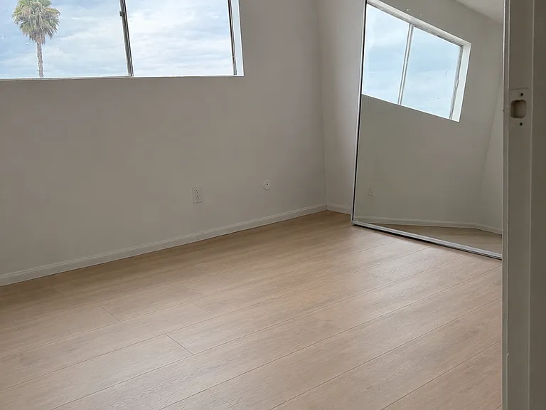 1240 N Broadway #31 — Photo 4