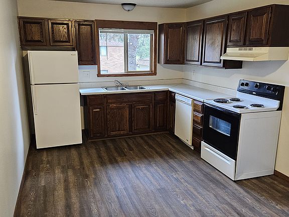 2nd image of 2610 Country Club Pkwy #6