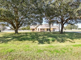 100 Beau Clos Ln, Broussard, LA 70518
