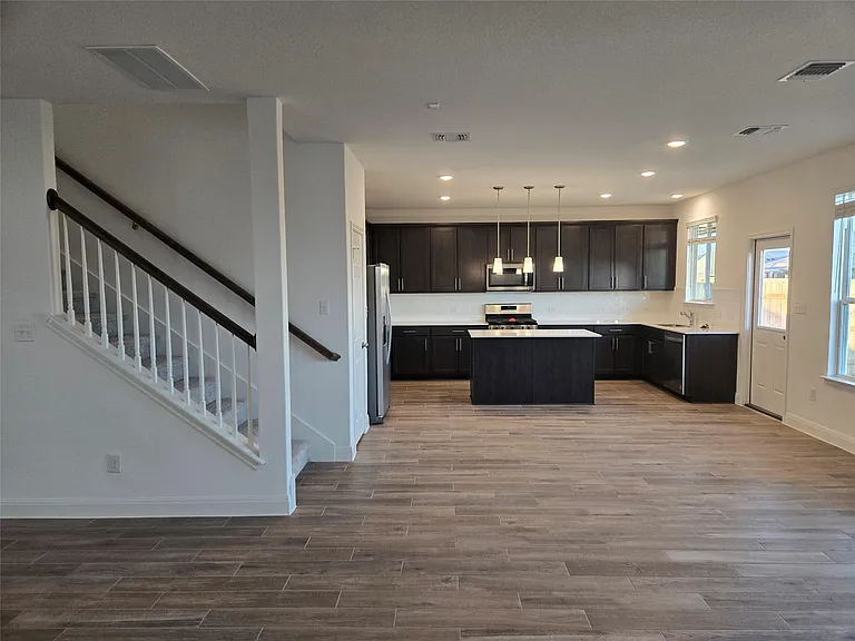 408 Acuff Ln — Photo 12