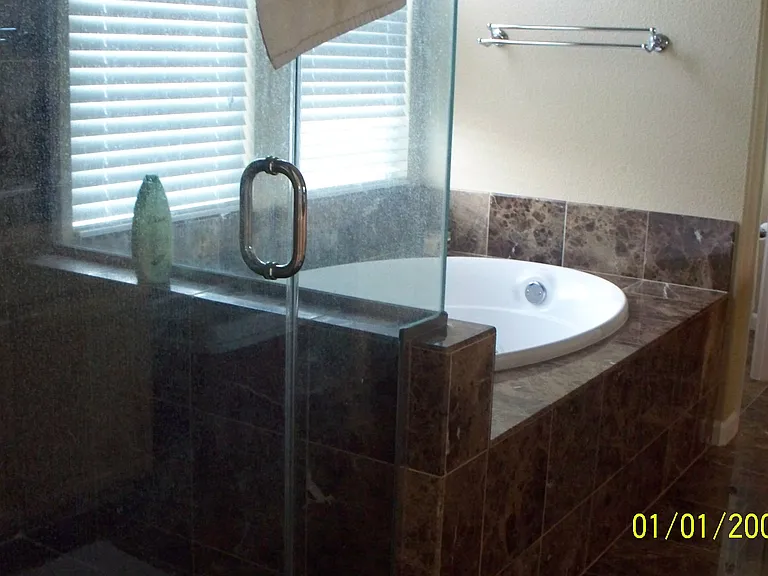 1826 Wycliffe Ln — Photo 4
