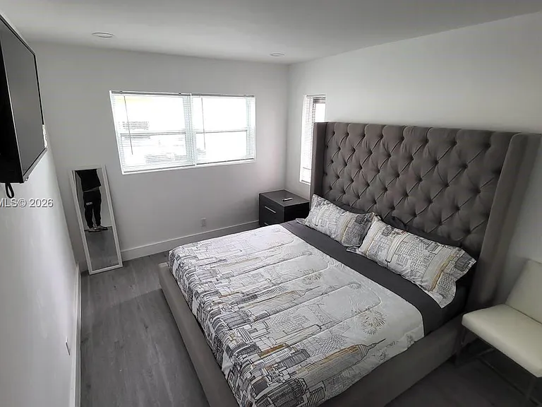 821 NE 6th St #1 — Photo 9