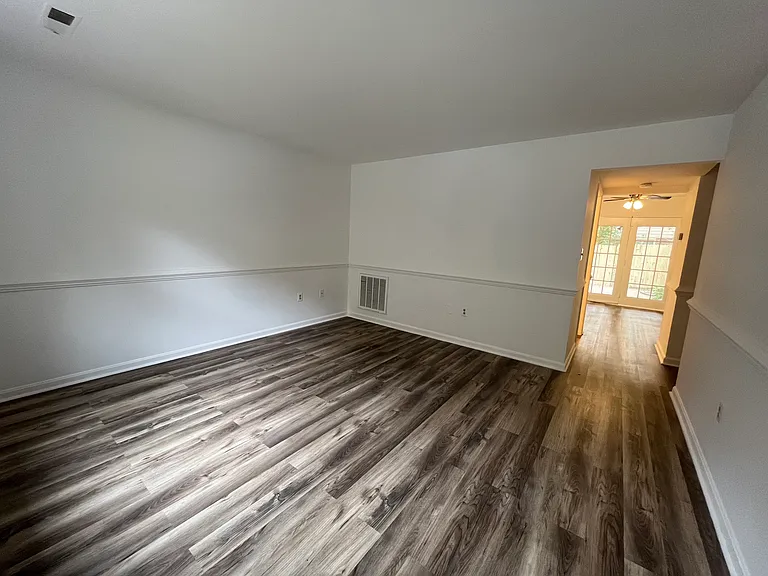 255 Farrell Ln — Photo 3