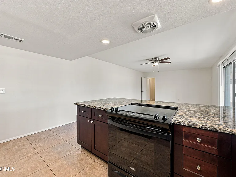 212 E Eugie Ave — Photo 7