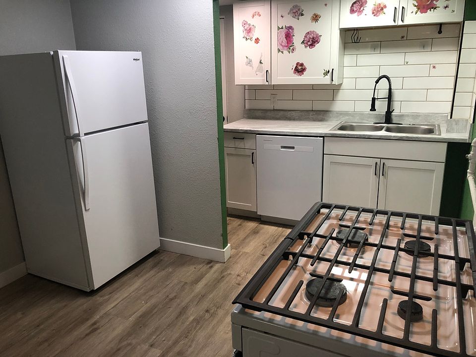 Kitchen - dining area