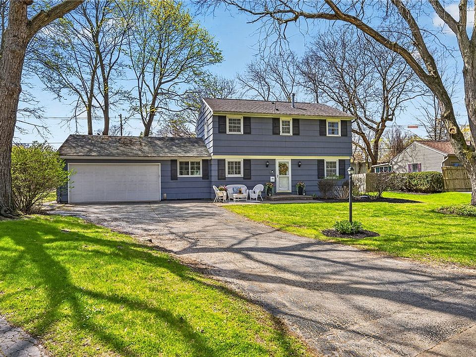 1st image of 340 Village Ln
