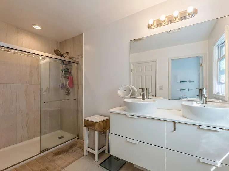 326 Brookside Ave — Photo 17