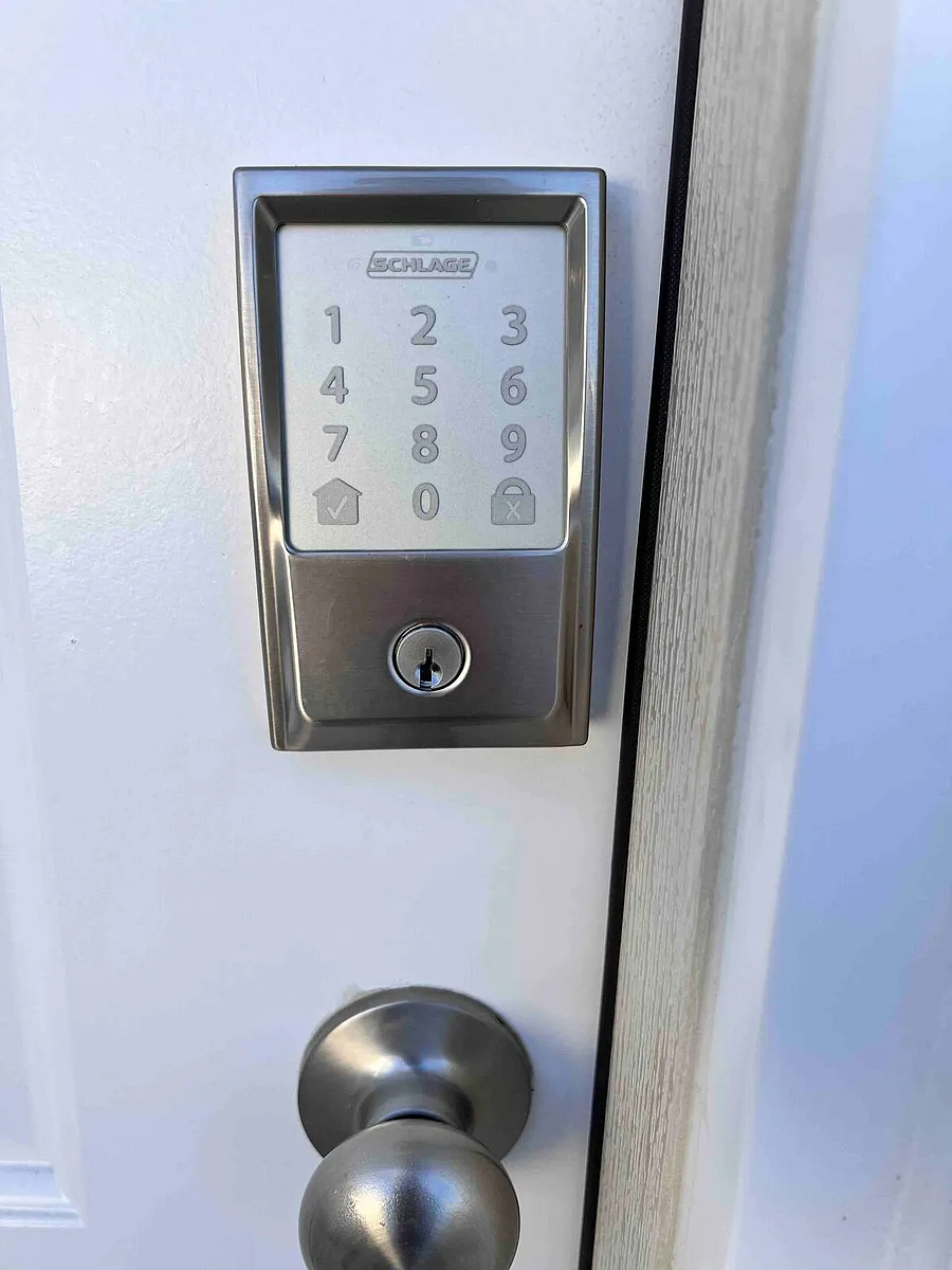 Entry Door Lock - Kemp Ave