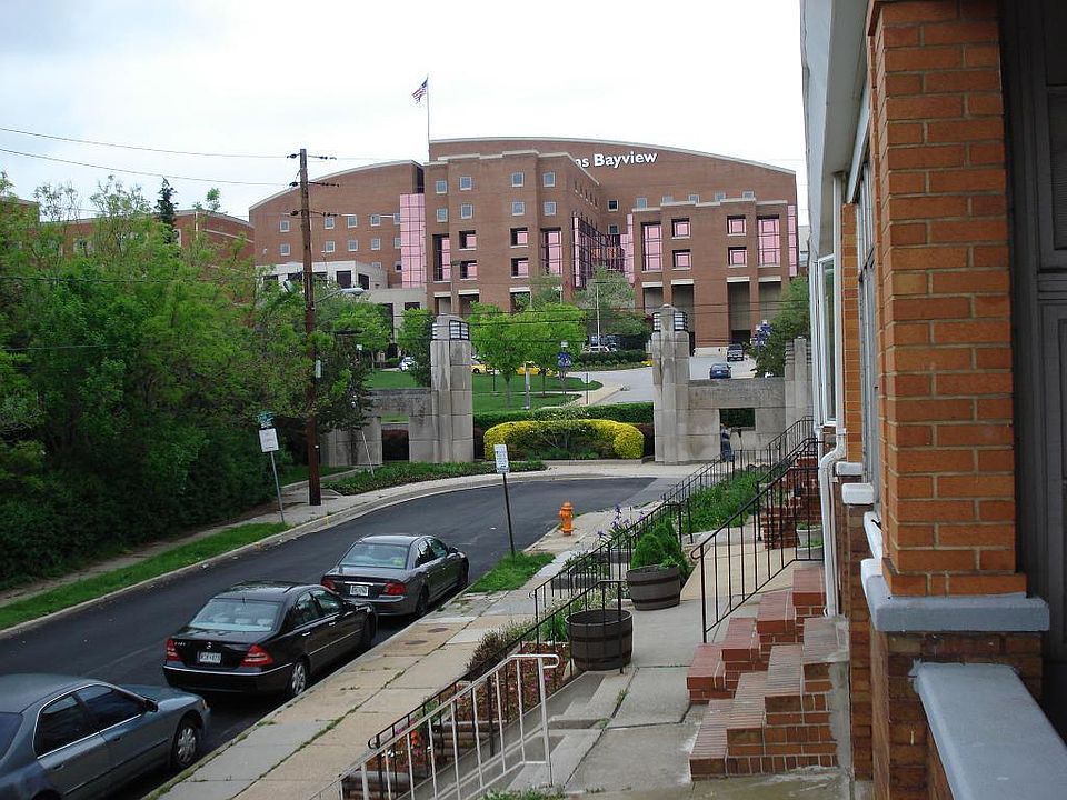 2nd image of 413 Anglesea St