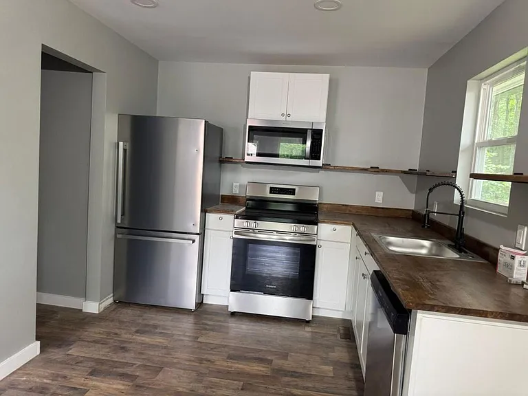 220 S Fisk Ave — Photo 10