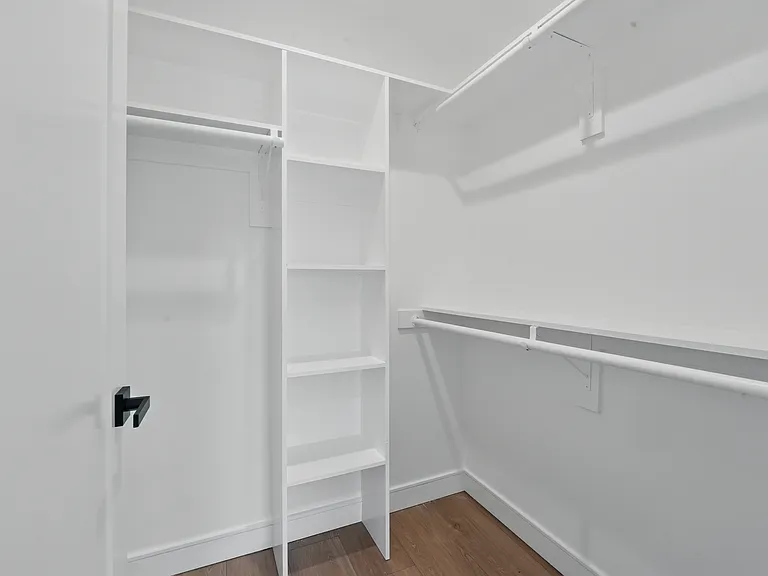8236 1/2 Blackburn Ave — Photo 13