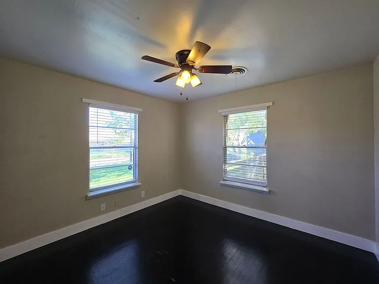 208 W Anderson Ave — Photo 18