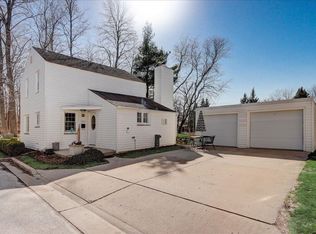 5613 Apricot Ct, Greendale, WI 53129