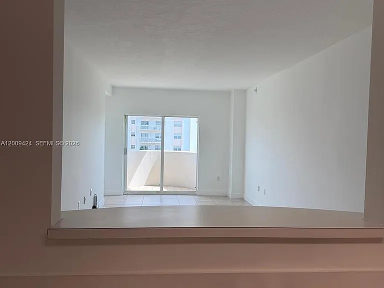 50 Menores Ave #518 — Photo 8