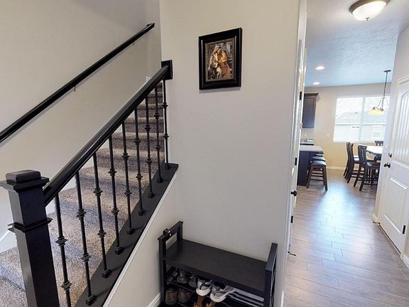 3rd image of 3017 S Red Pine Dr W
