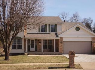 3028 Southoaks Pl, Saint Louis, MO 63129