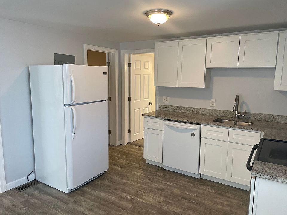 1st image of 660 Douglas Ave APT 1
