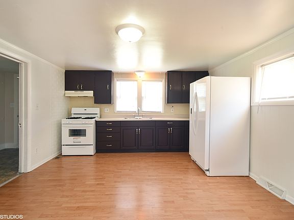 5th image of 1808 Hermon Ave