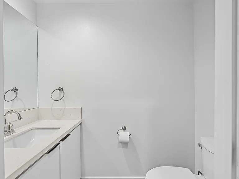 1029 Lord St — Photo 14